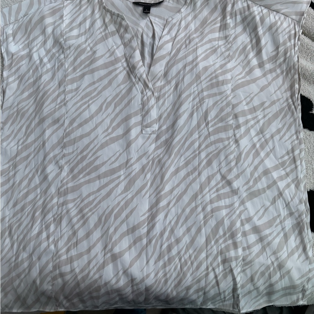 Banana Republic White and Gray Zebra Print Top